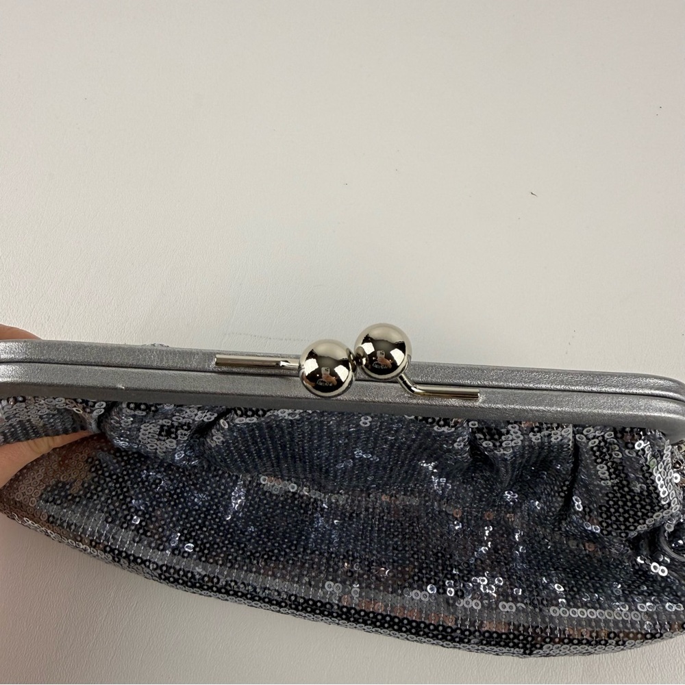 Coach Julia Limited Edition Silver Sequin Kisslock Clutch Wristlet - Picture 7 of 14